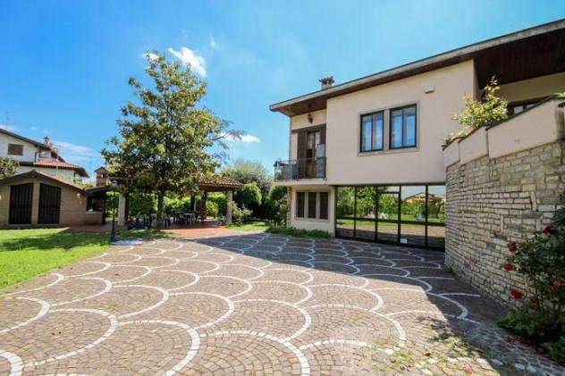 casa indipendente in vendita a Capriate San Gervasio