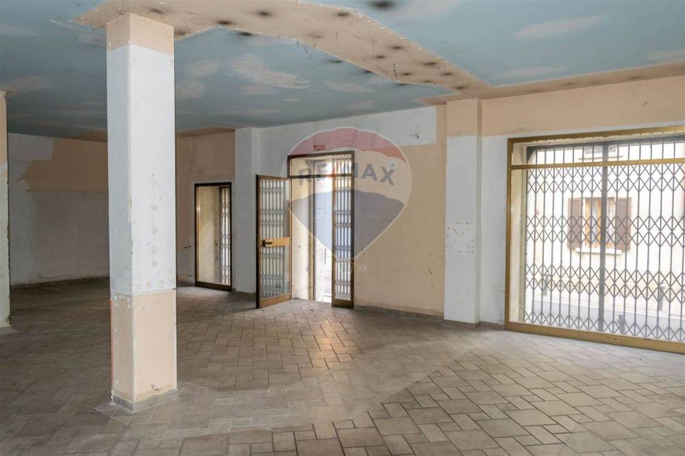 locale commerciale in vendita a Capriate San Gervasio