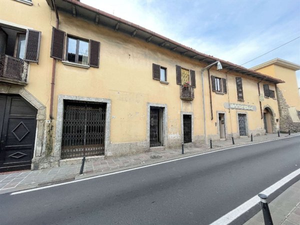 locale commerciale in vendita a Capriate San Gervasio