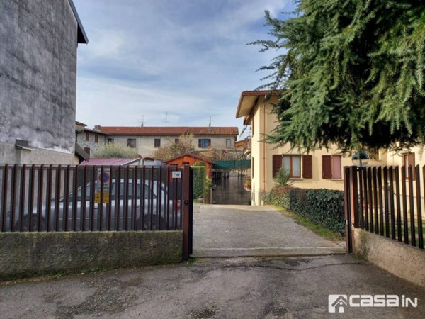 locale commerciale in vendita a Capriate San Gervasio