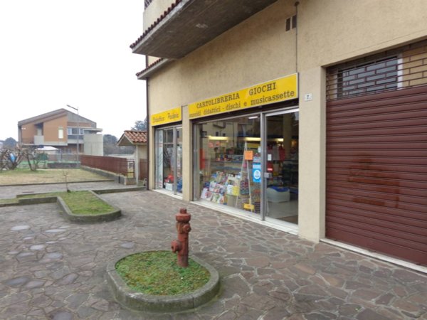 negozio in vendita a Capriate San Gervasio