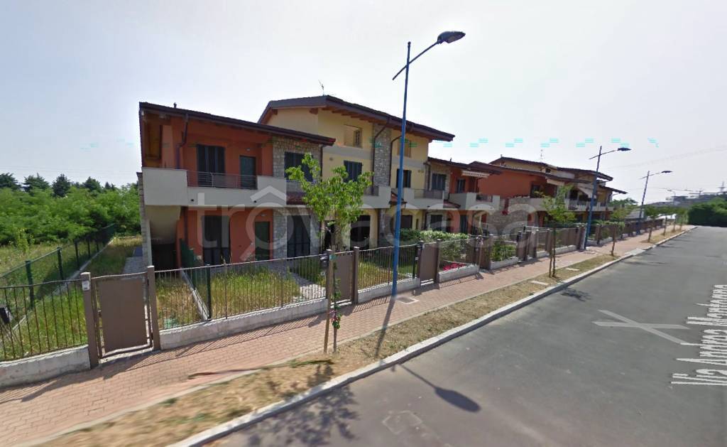 casa indipendente in vendita a Capriate San Gervasio