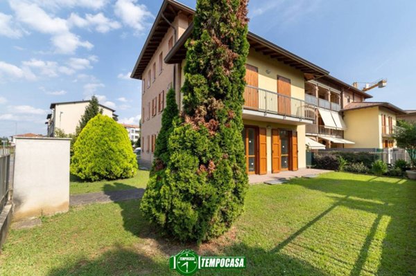 casa indipendente in vendita a Capriate San Gervasio