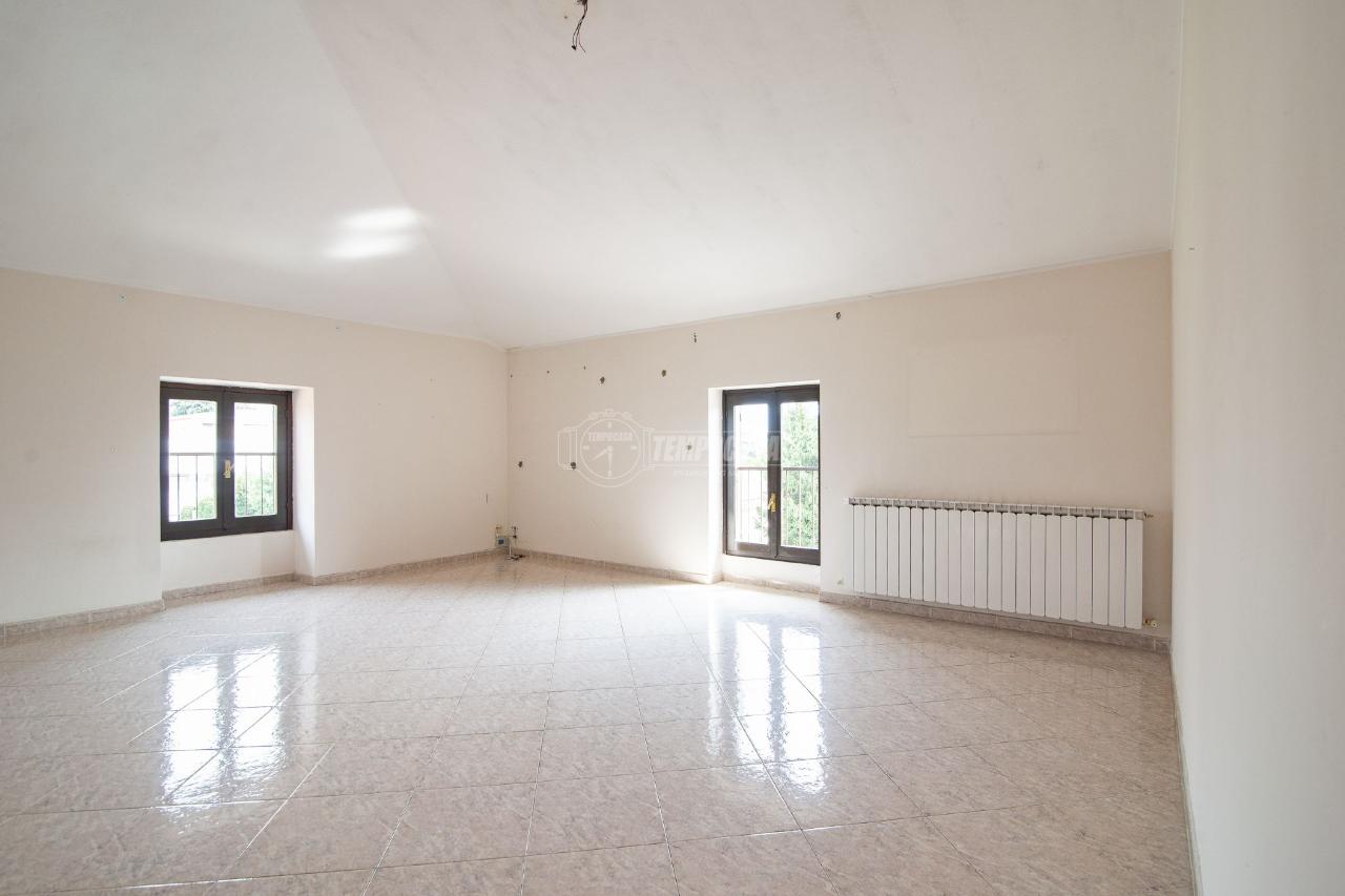 appartamento in vendita a Capriate San Gervasio in zona Crespi d'Adda