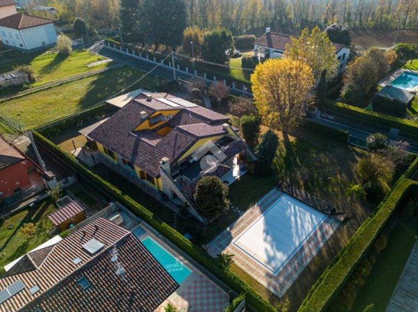 casa indipendente in vendita a Capriate San Gervasio