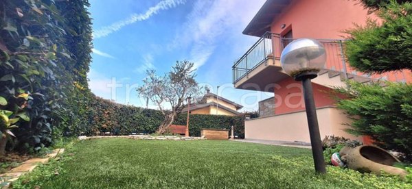 casa indipendente in vendita a Capriate San Gervasio in zona Capriate