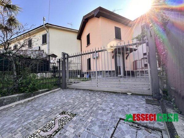 appartamento in vendita a Capriate San Gervasio