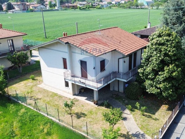casa indipendente in vendita a Capriate San Gervasio