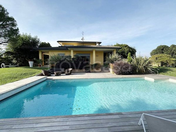 casa indipendente in vendita a Capriate San Gervasio