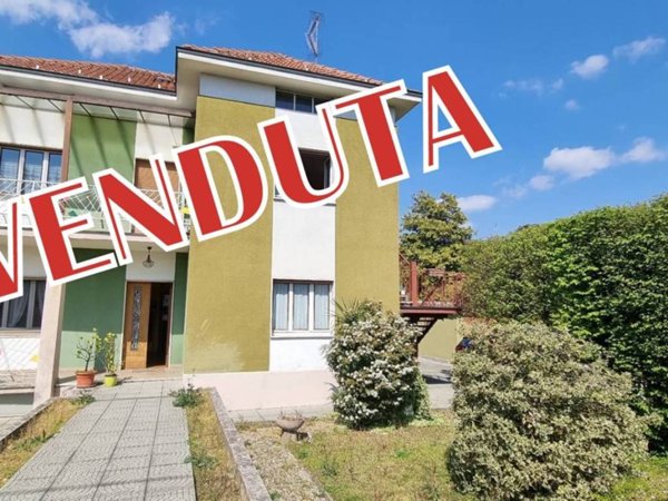 casa indipendente in vendita a Capriate San Gervasio in zona Capriate