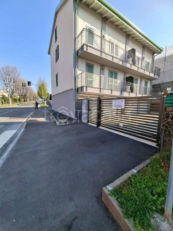 appartamento in vendita a Capriate San Gervasio