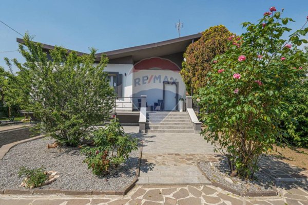 casa indipendente in vendita a Capriate San Gervasio