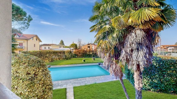 casa indipendente in vendita a Capriate San Gervasio