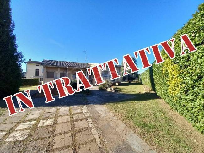 casa indipendente in vendita a Capriate San Gervasio