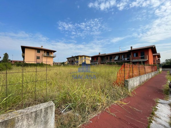 casa indipendente in vendita a Capriate San Gervasio