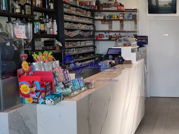 negozio in vendita a Capriate San Gervasio
