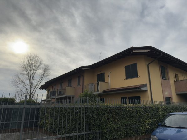 locale commerciale in vendita a Capriate San Gervasio