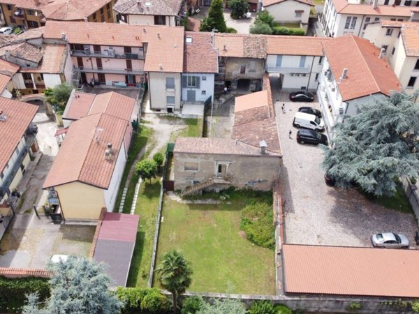 casa indipendente in vendita a Capriate San Gervasio in zona Capriate