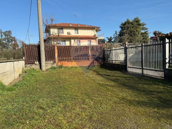 casa indipendente in vendita a Capriate San Gervasio in zona Crespi d'Adda