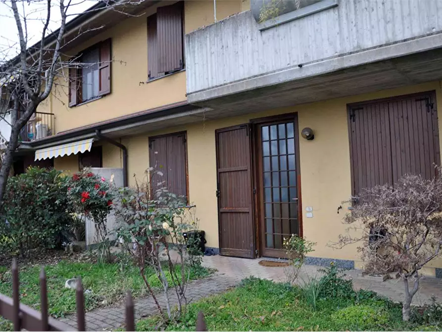 casa indipendente in vendita a Capriate San Gervasio