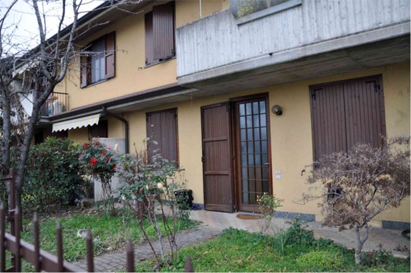 casa indipendente in vendita a Capriate San Gervasio