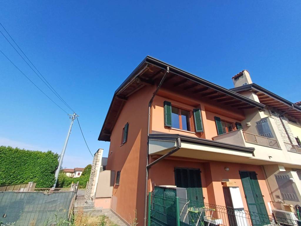appartamento in vendita a Capriate San Gervasio