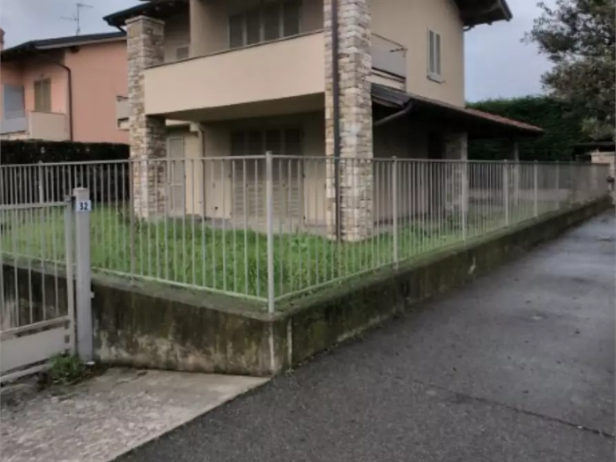 casa indipendente in vendita a Capriate San Gervasio