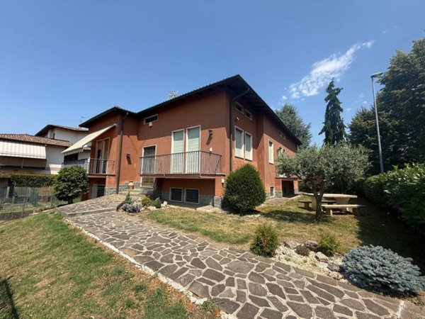 casa indipendente in vendita a Capriate San Gervasio