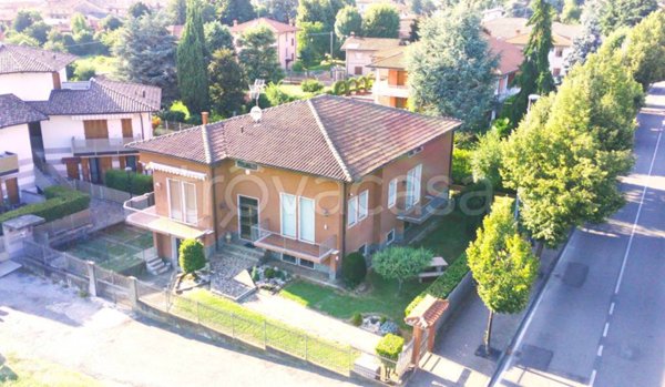casa indipendente in vendita a Capriate San Gervasio in zona Crespi d'Adda