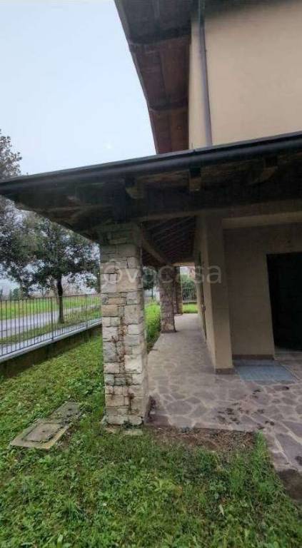 casa indipendente in vendita a Capriate San Gervasio