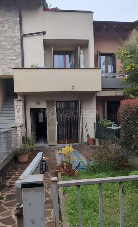 appartamento in vendita a Capriate San Gervasio