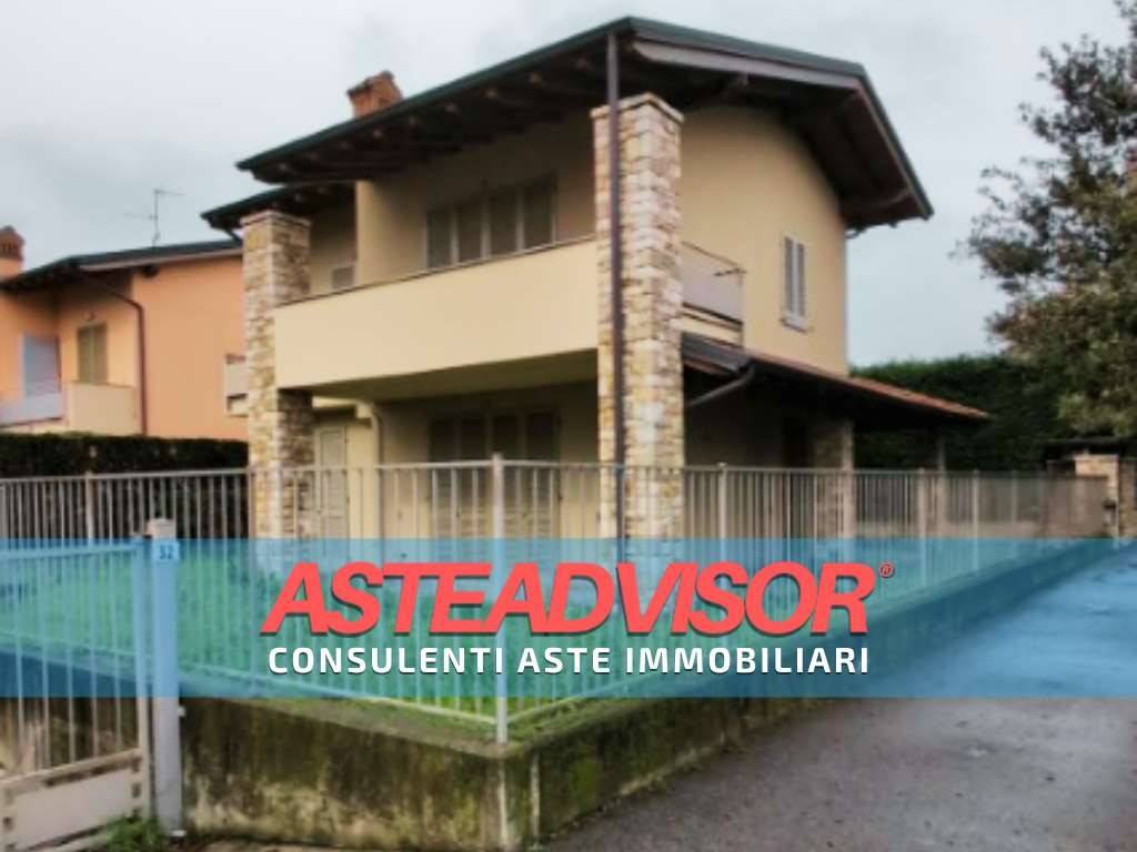 casa indipendente in vendita a Capriate San Gervasio