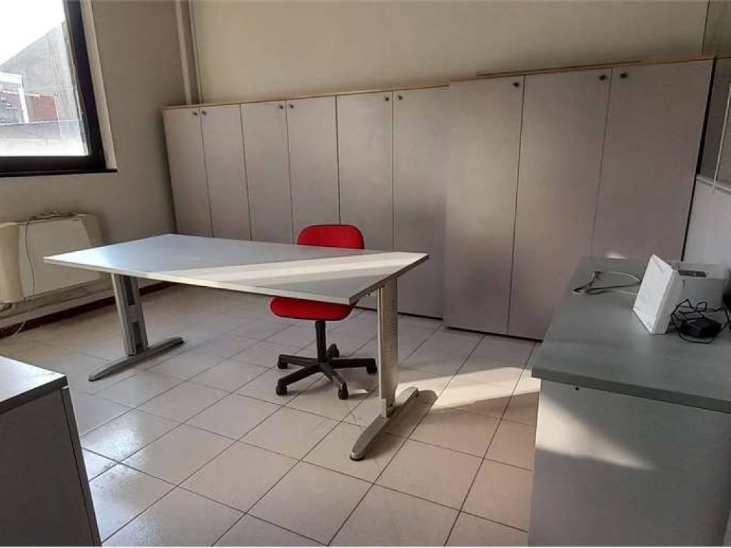 ufficio in vendita a Capriate San Gervasio in zona Capriate