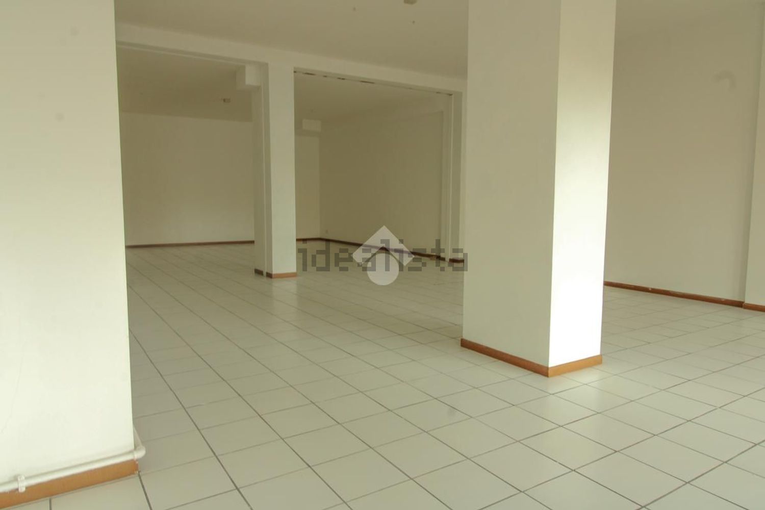 negozio in vendita a Capriate San Gervasio