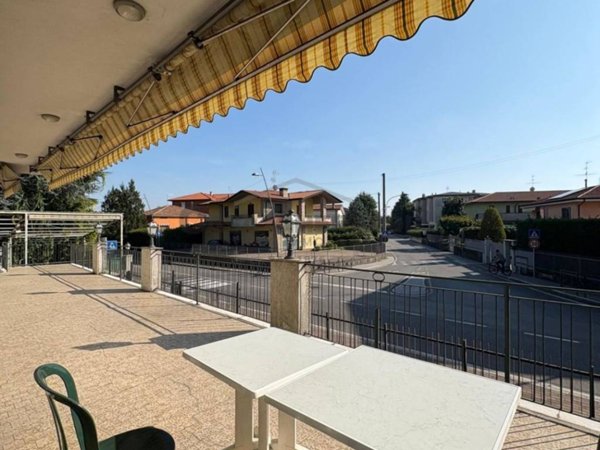 negozio in vendita a Capriate San Gervasio