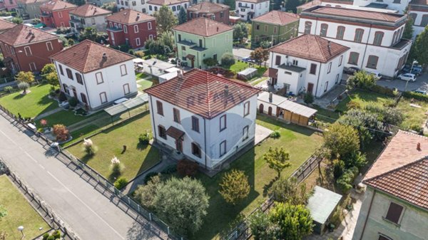 casa indipendente in vendita a Capriate San Gervasio in zona Crespi d'Adda