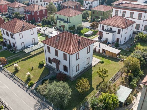 casa indipendente in vendita a Capriate San Gervasio in zona Crespi d'Adda