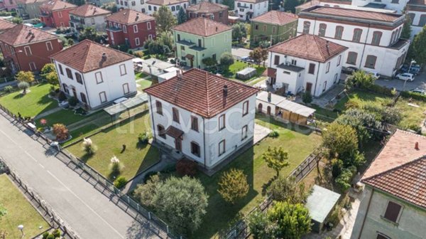 casa indipendente in vendita a Capriate San Gervasio in zona Crespi d'Adda