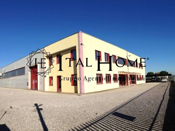 locale commerciale in vendita a Capriate San Gervasio