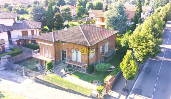 casa indipendente in vendita a Capriate San Gervasio in zona Crespi d'Adda