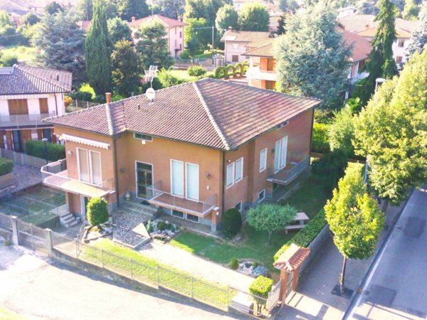 casa indipendente in vendita a Capriate San Gervasio in zona Crespi d'Adda