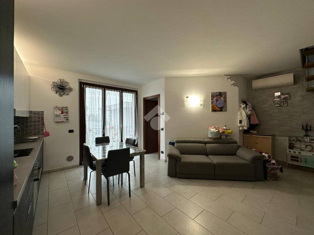 appartamento in vendita a Capriate San Gervasio in zona Capriate