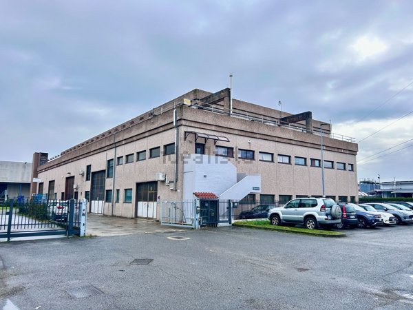 ufficio in vendita a Capriate San Gervasio