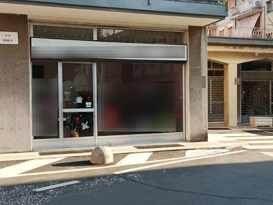 negozio in vendita a Capriate San Gervasio