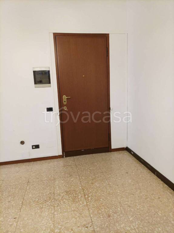 negozio in vendita a Capriate San Gervasio