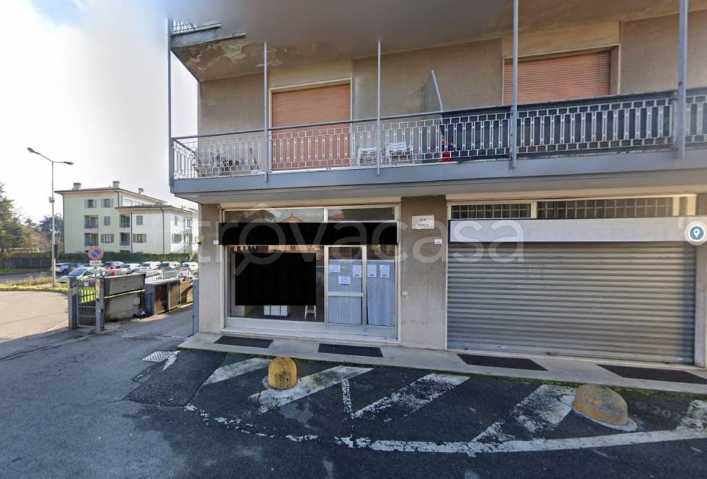 negozio in vendita a Capriate San Gervasio