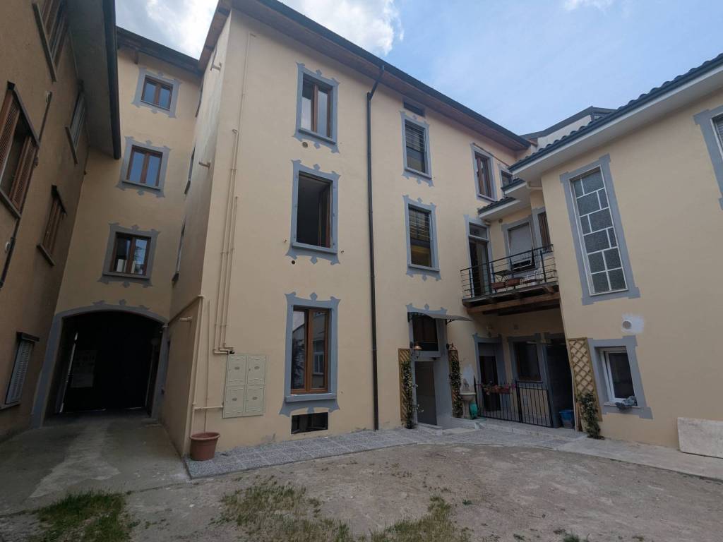 appartamento in vendita a Capriate San Gervasio