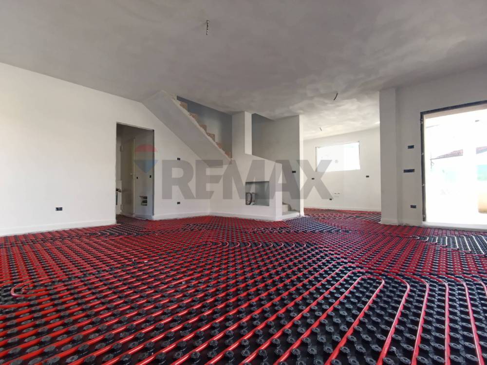 casa indipendente in vendita a Capriate San Gervasio