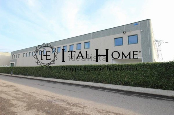 capannone in vendita a Capriate San Gervasio in zona Capriate