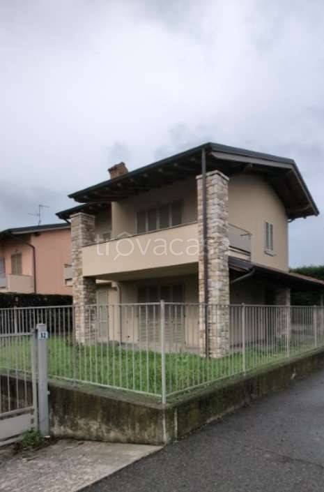 casa indipendente in vendita a Capriate San Gervasio